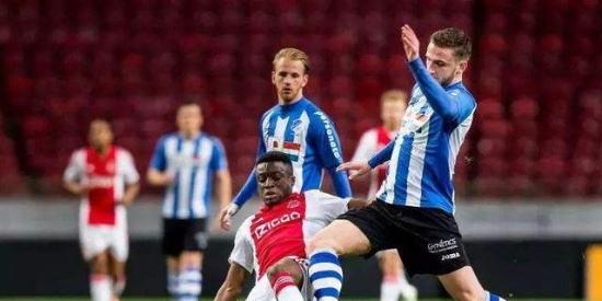 赛的关键瞬 赛的关键瞬