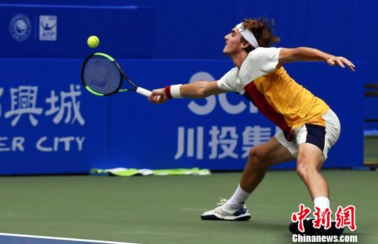 令现场球迷 令现场球迷